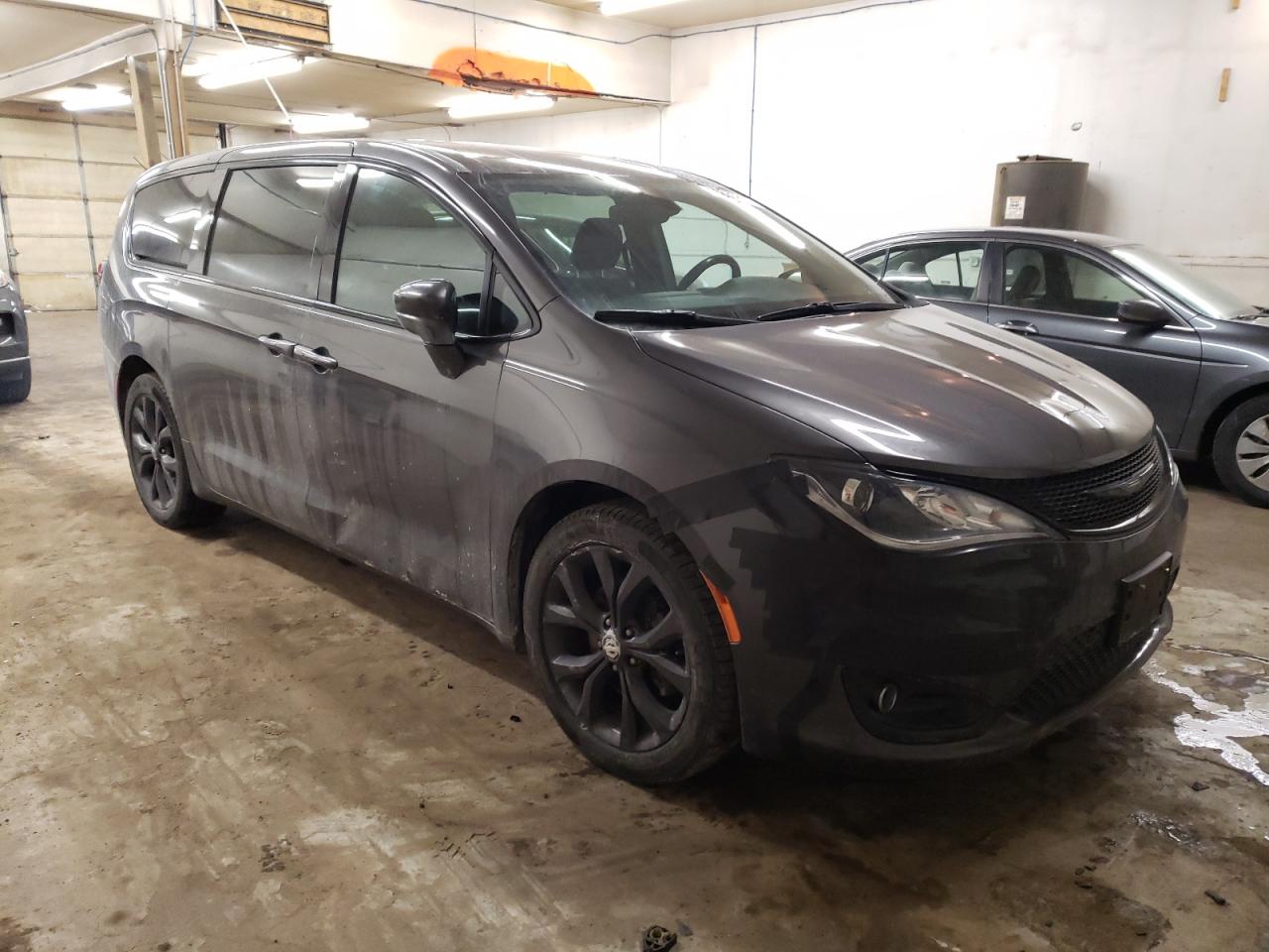 2019 Chrysler Pacifica - Image 4