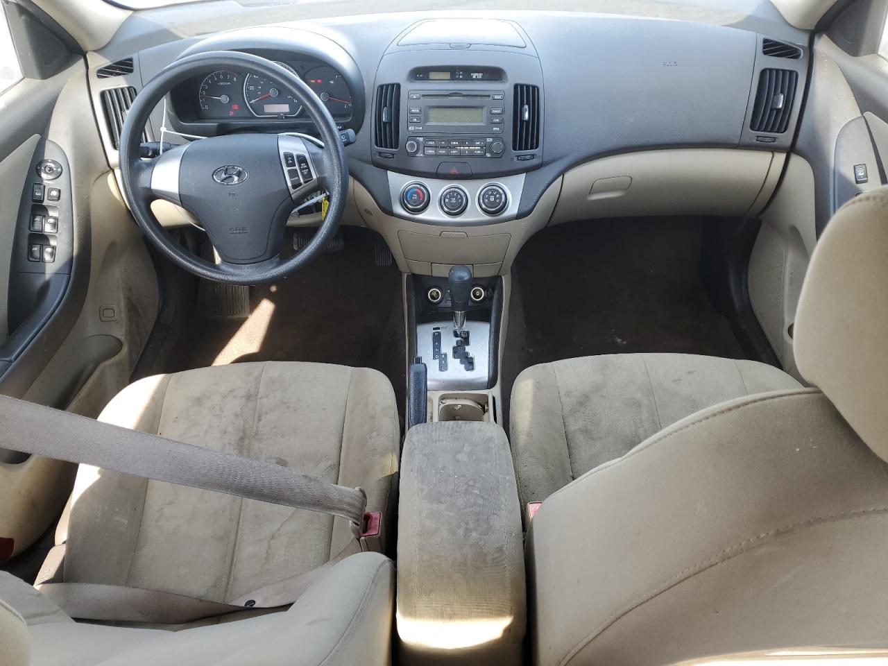2010 Hyundai Elantra - Image 8