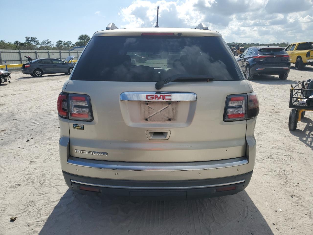 2014 GMC Acadia - Image 6