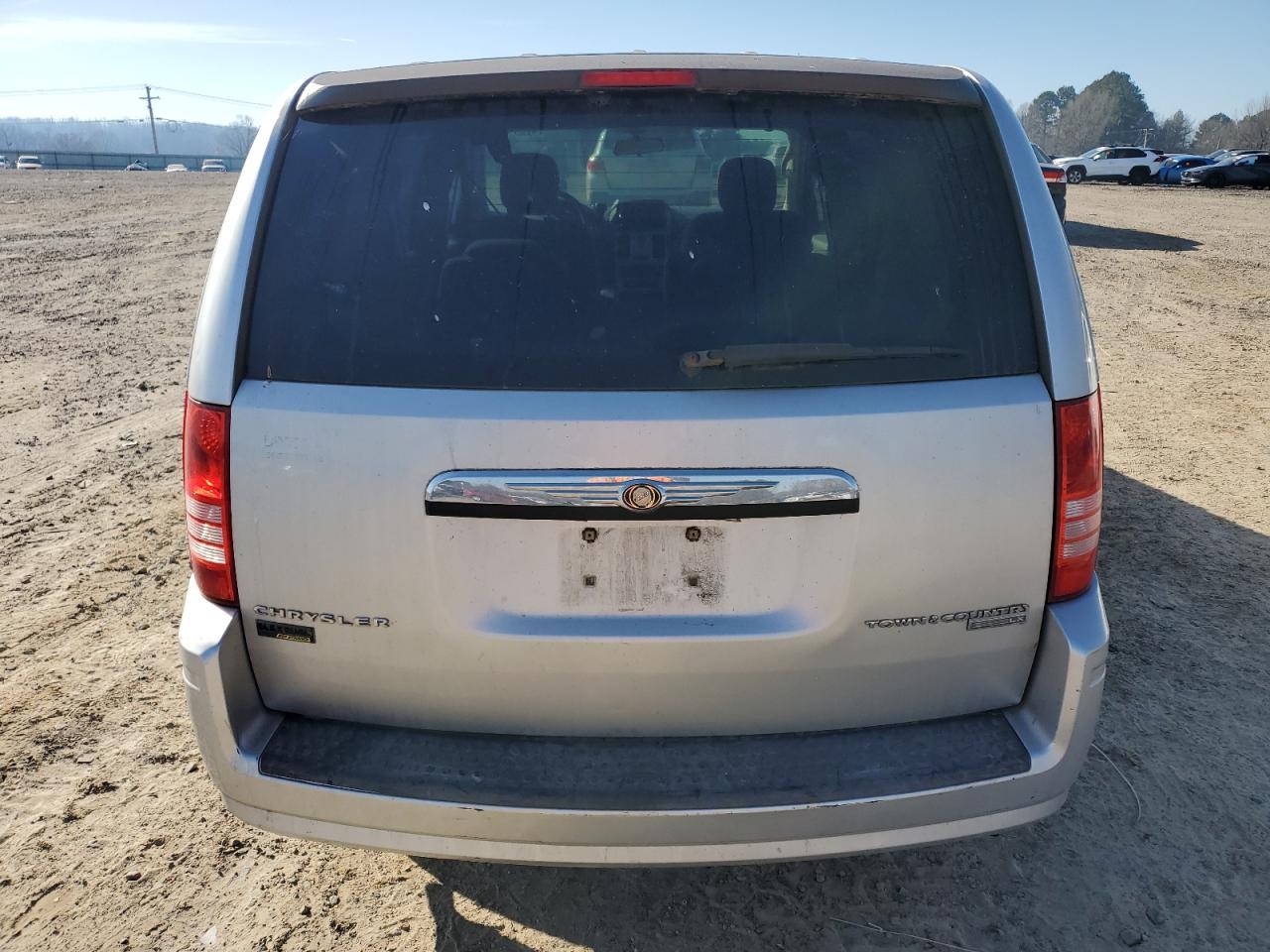2010 Chrysler Town & Country - Image 6
