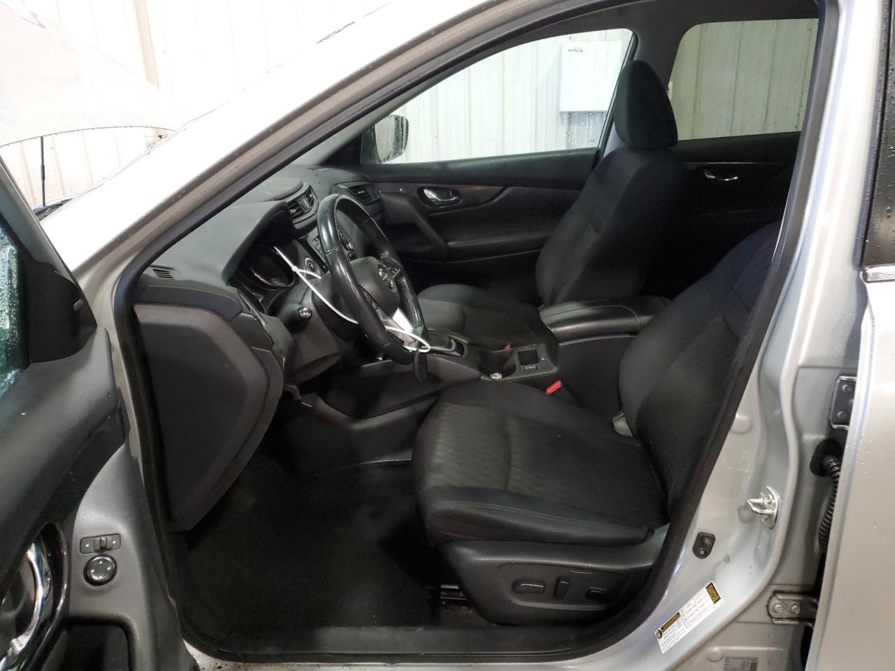 2017 Nissan Rogue - Image 7