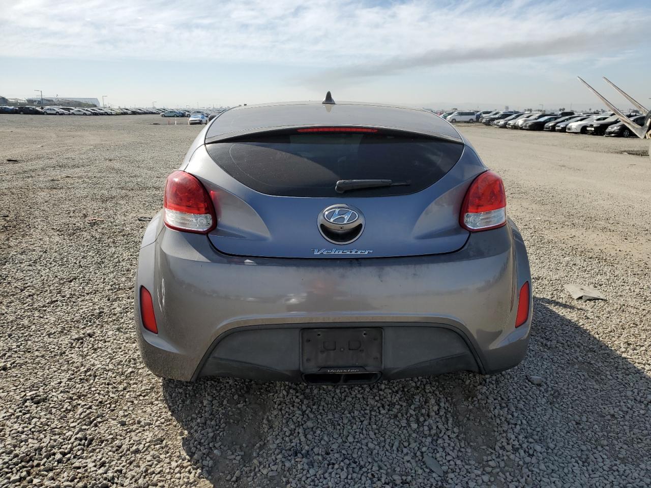 2016 Hyundai Veloster - Image 6