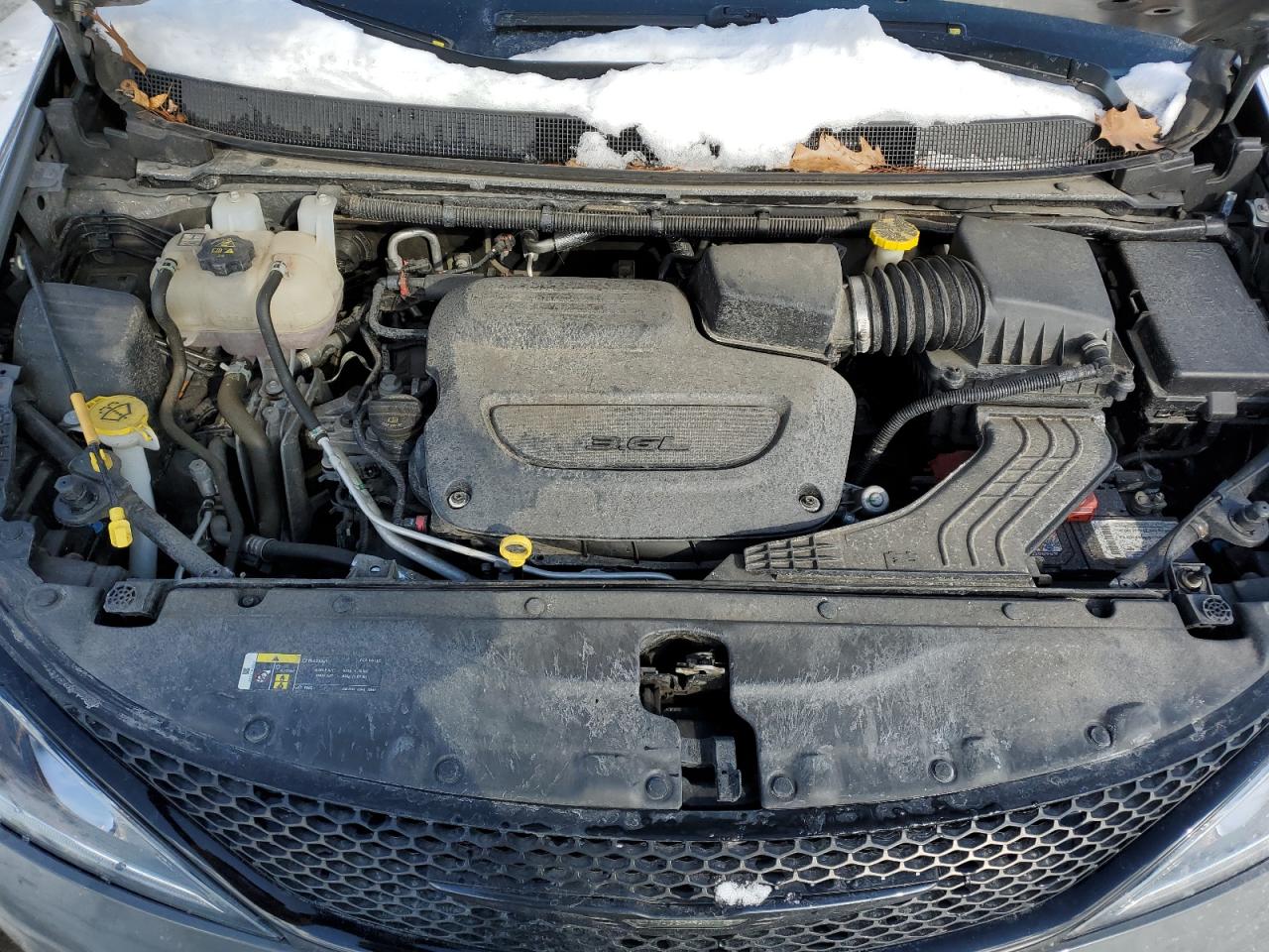 2020 Chrysler Pacifica - Image 11