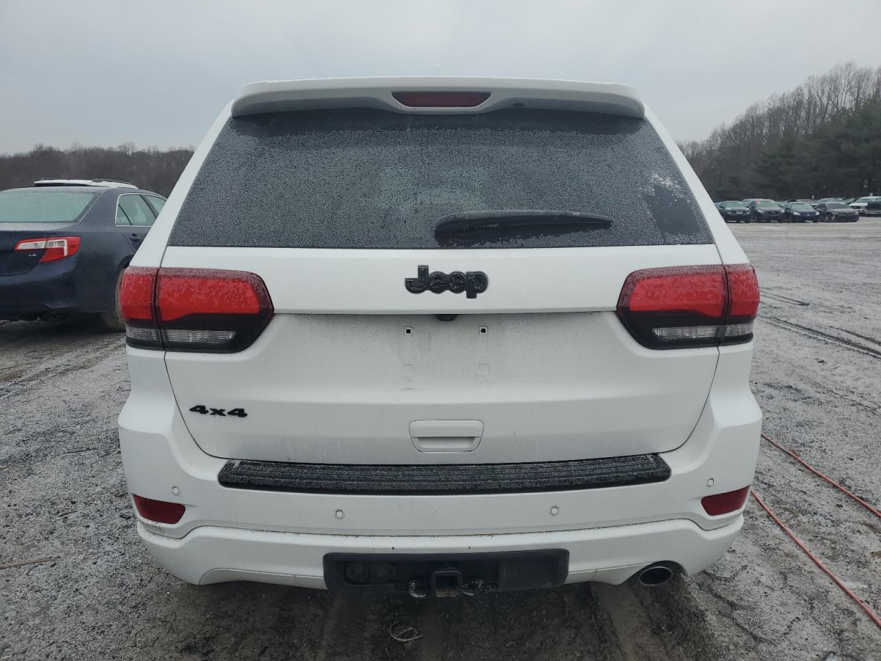 2017 Jeep Grand Cherokee - Image 6
