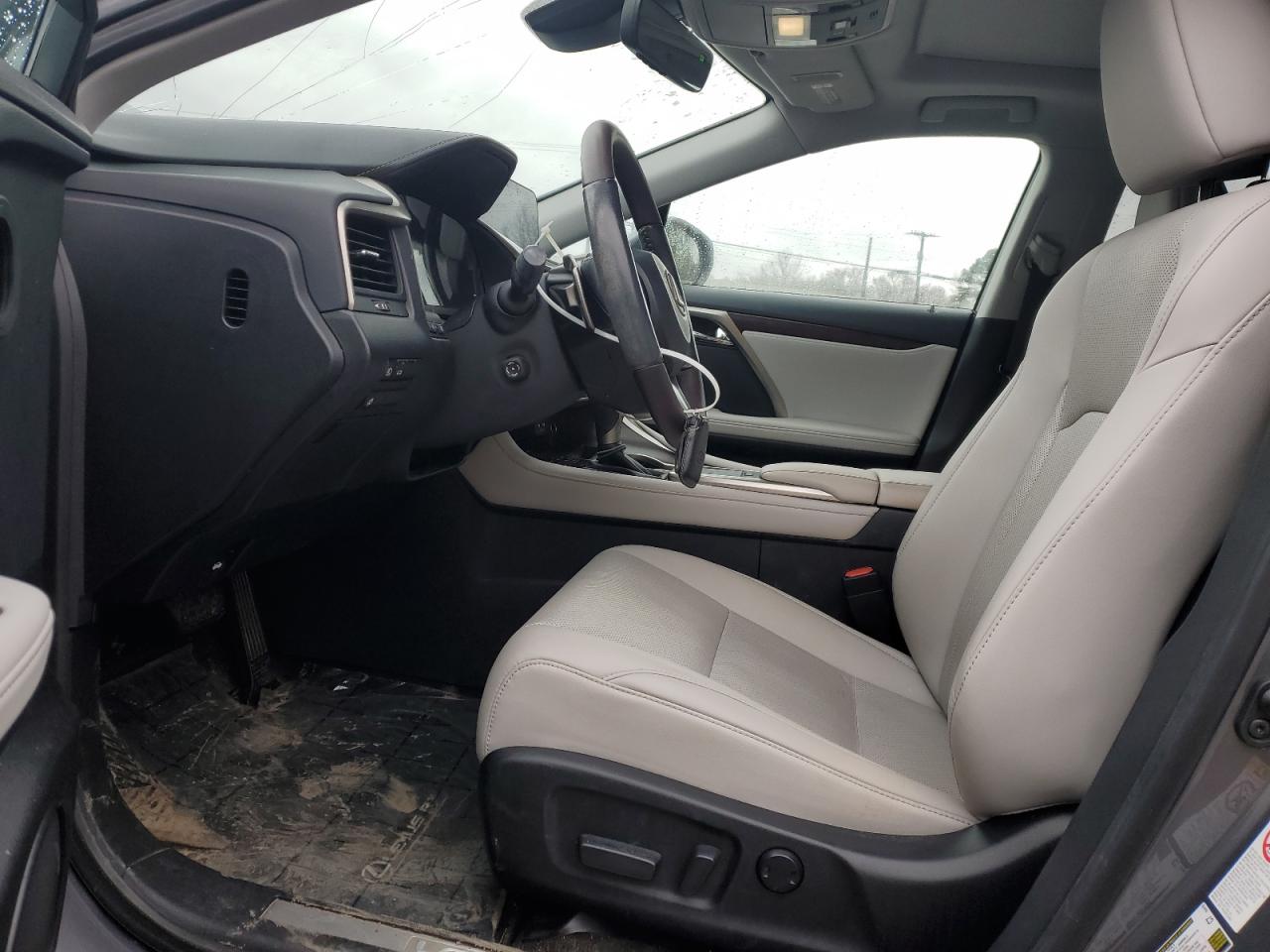 2020 Lexus RX - Image 7
