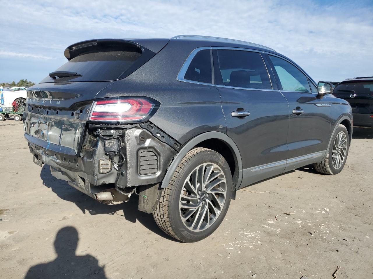 2019 Lincoln Nautilus - Image 3
