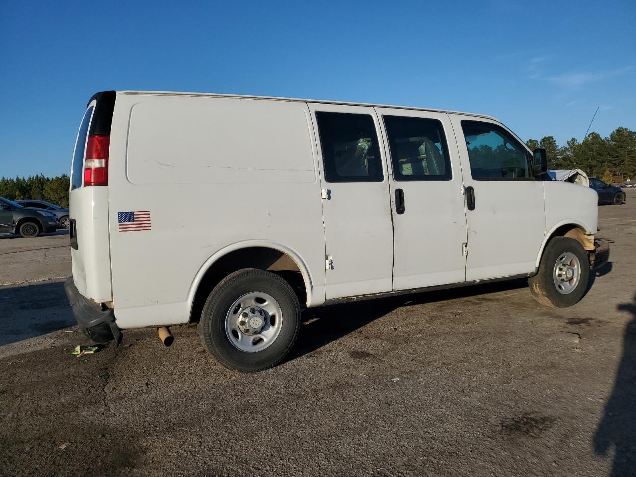 2014 Chevrolet Express - Image 3