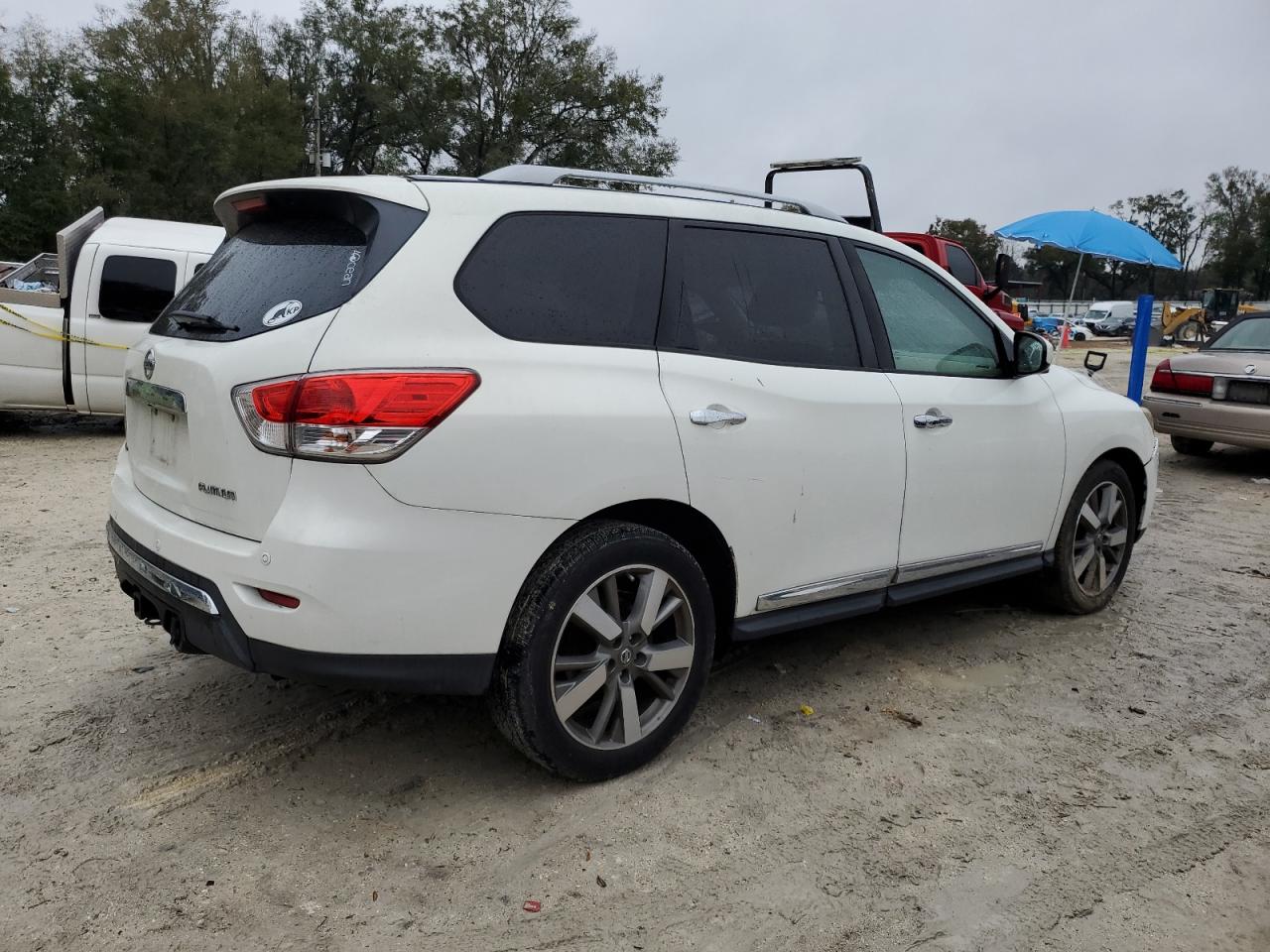 2013 Nissan Pathfinder - Image 3
