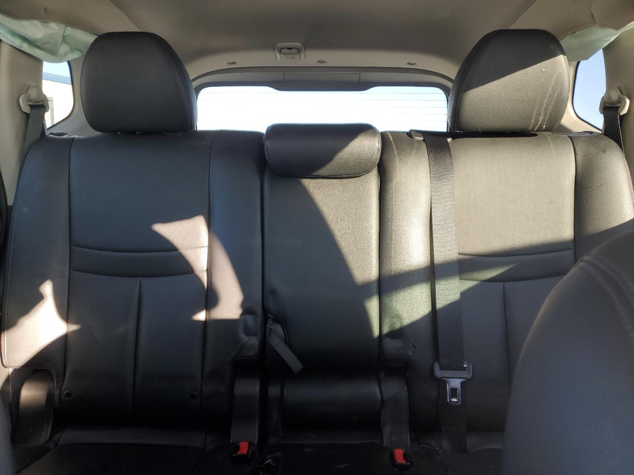 2015 Nissan Rogue - Image 10