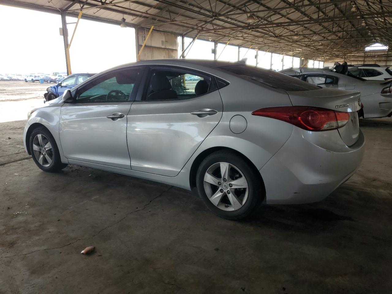 2012 Hyundai Elantra - Image 2