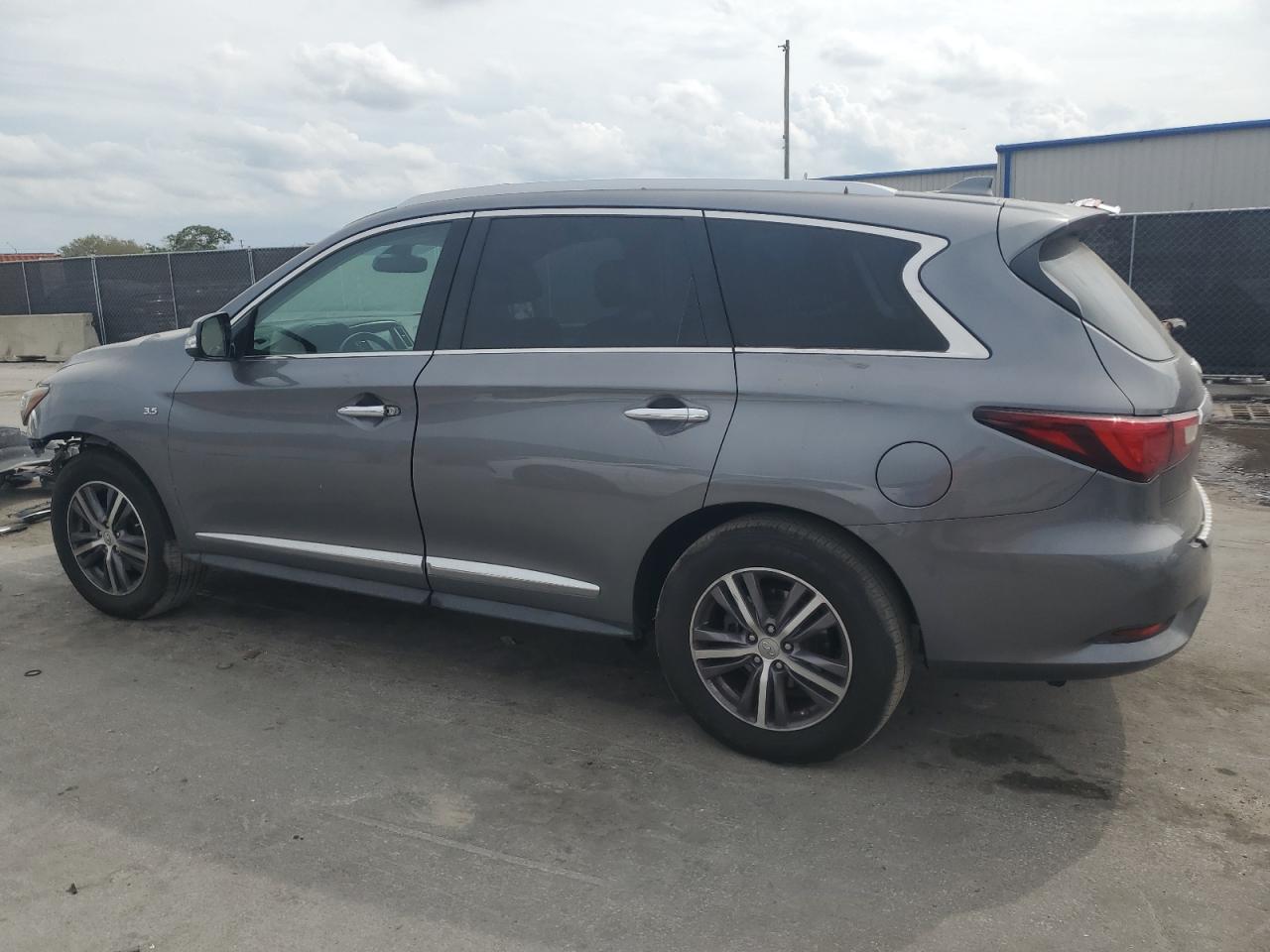 2017 Infiniti QX60 - Image 2
