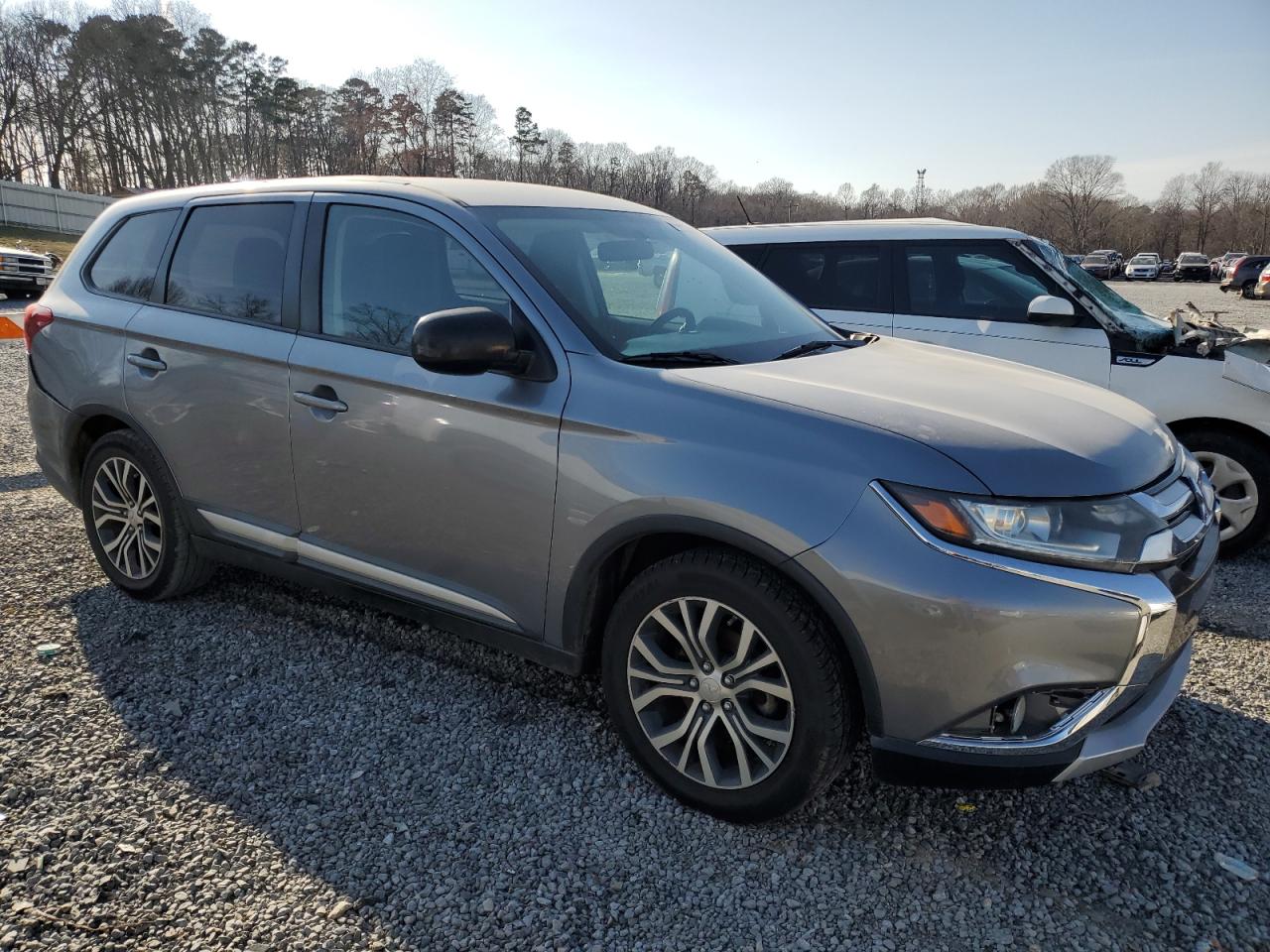 2017 Mitsubishi Outlander - Image 4