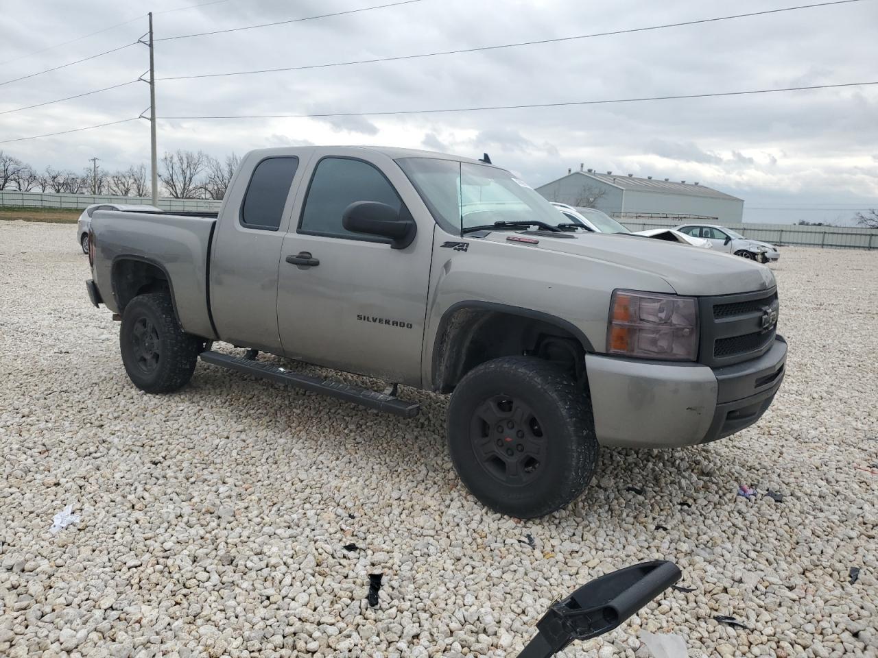 2009 Chevrolet Silverado - Image 4