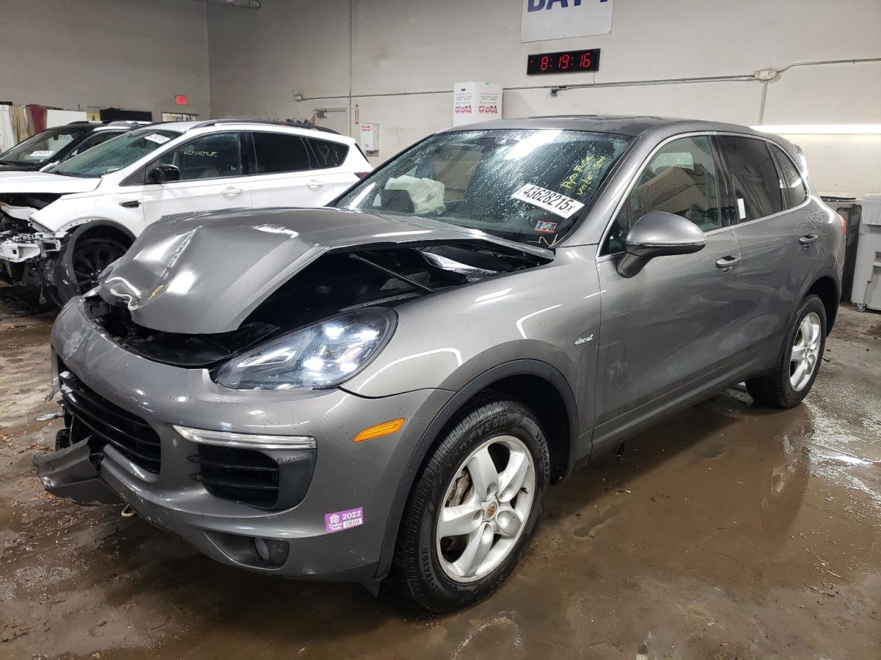 2015 Porsche Cayenne - Image 1