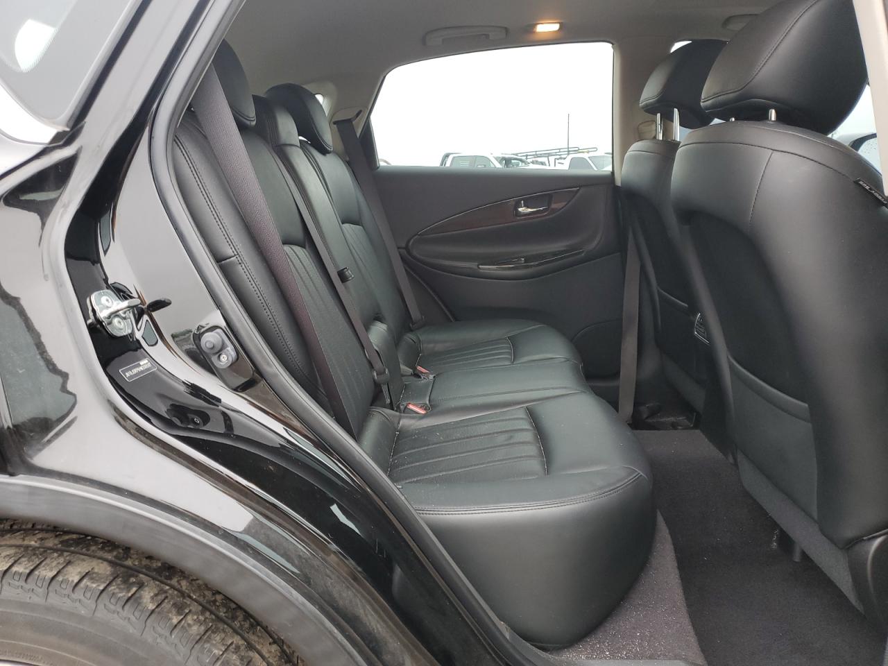 2017 Infiniti QX50 - Image 12