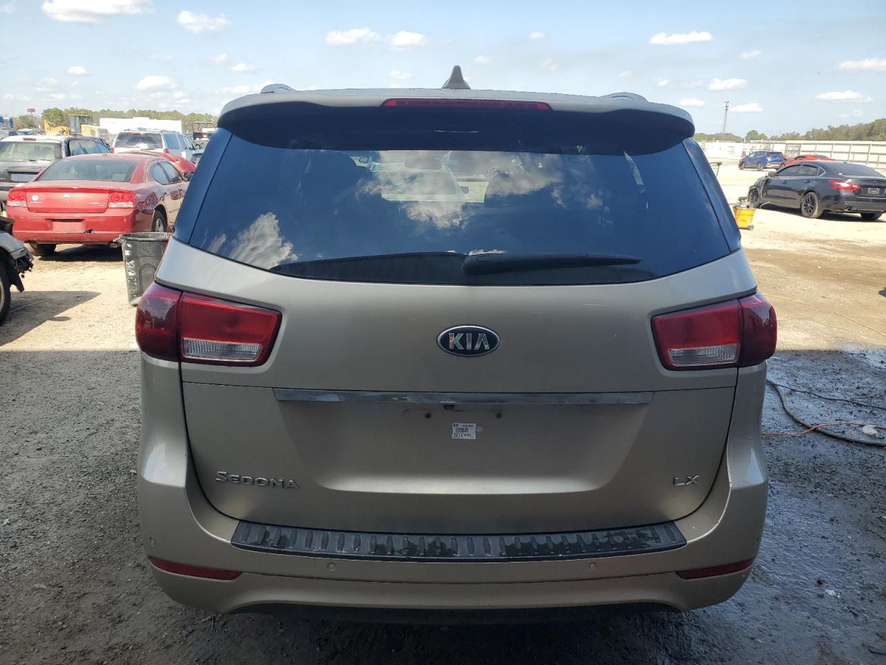2016 Kia Sedona - Image 6