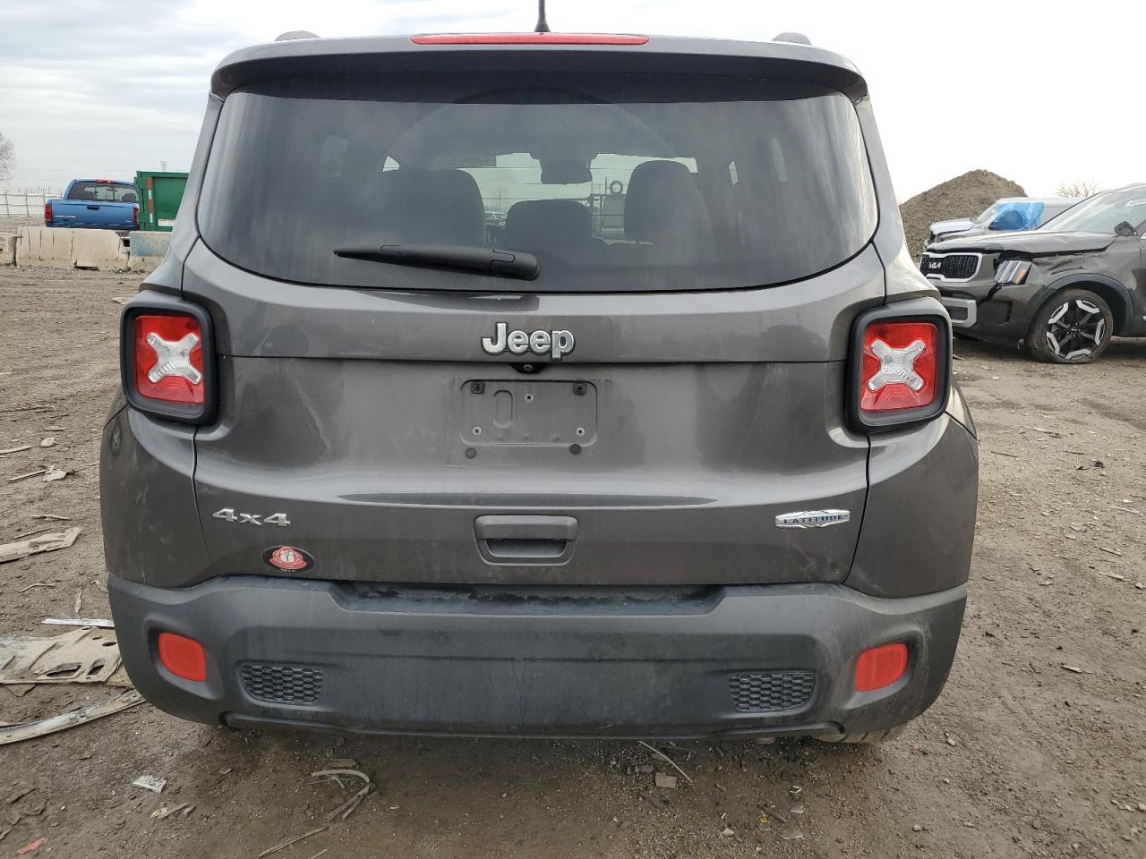2018 Jeep Renegade - Image 6