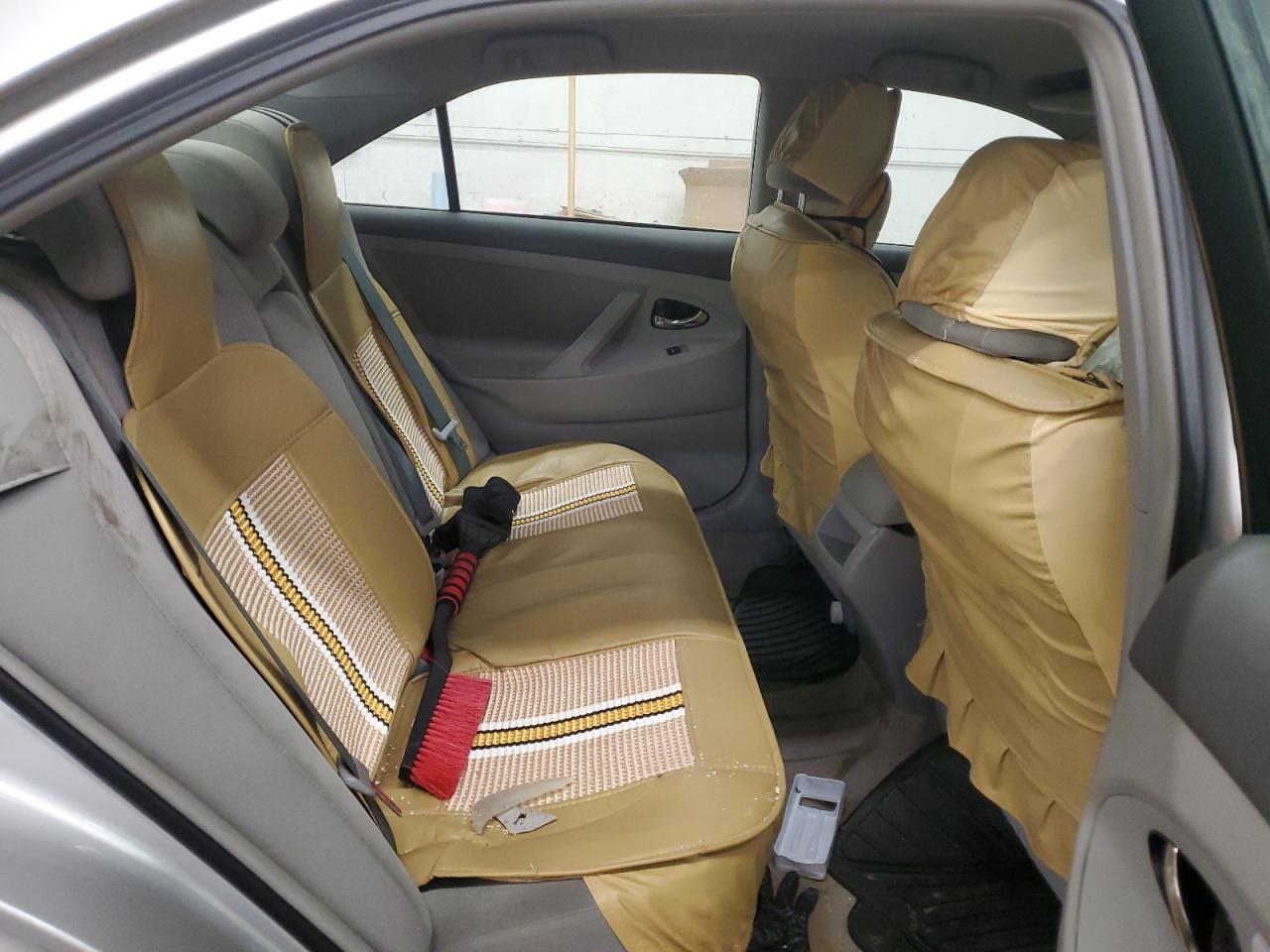 2010 Toyota Camry - Image 10