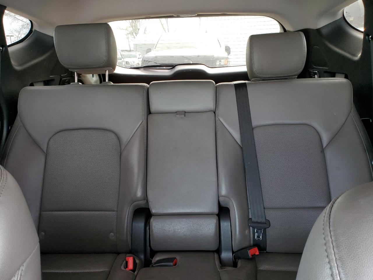 2017 Hyundai Santa Fe - Image 10