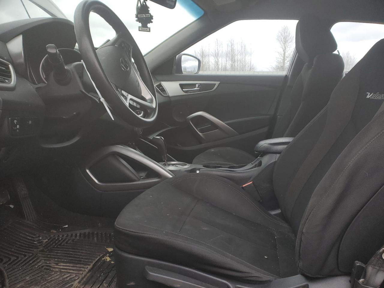 2016 Hyundai Veloster - Image 7