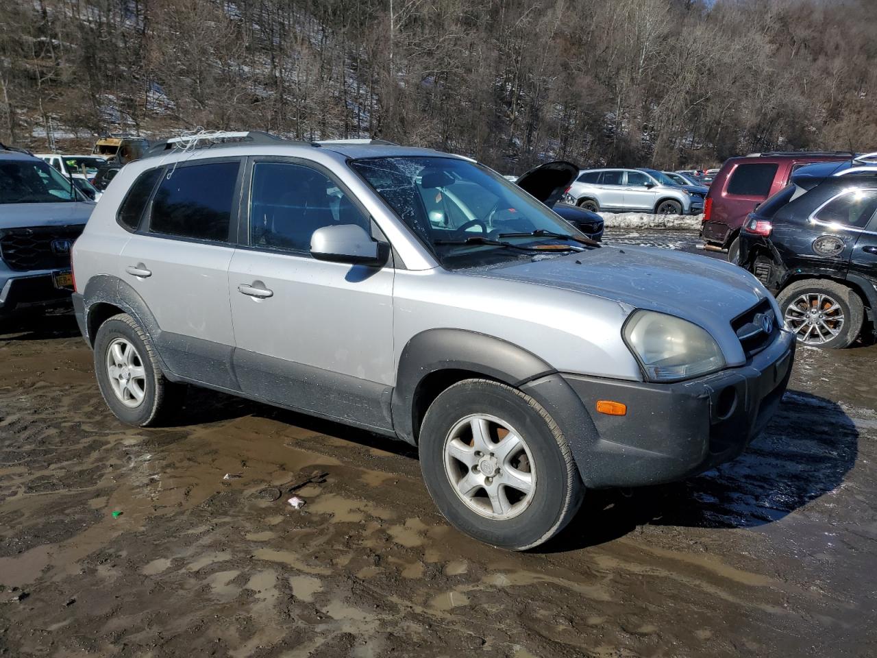 2005 Hyundai Tucson - Image 4
