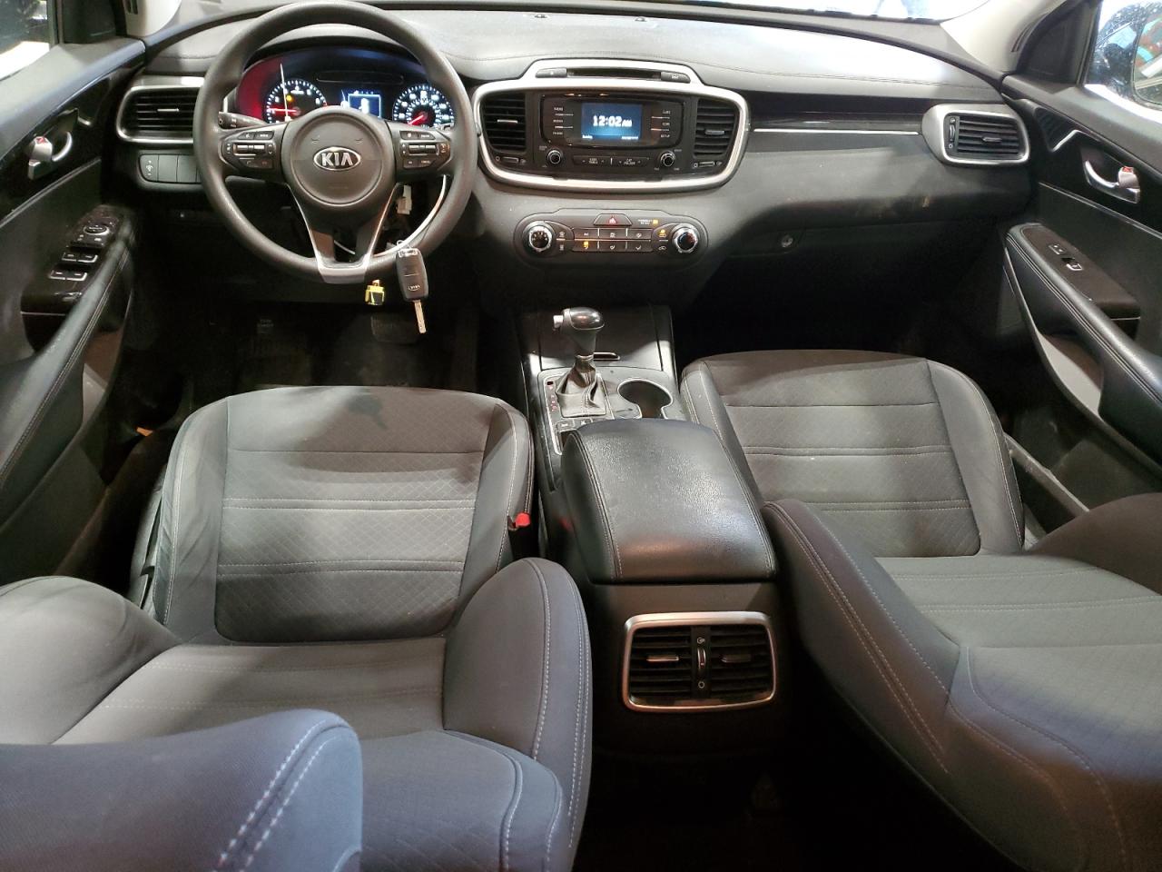 2017 Kia Sorento - Image 8