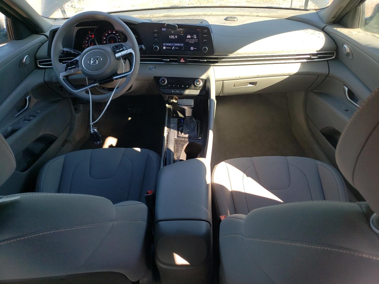 2023 Hyundai Elantra - Image 8