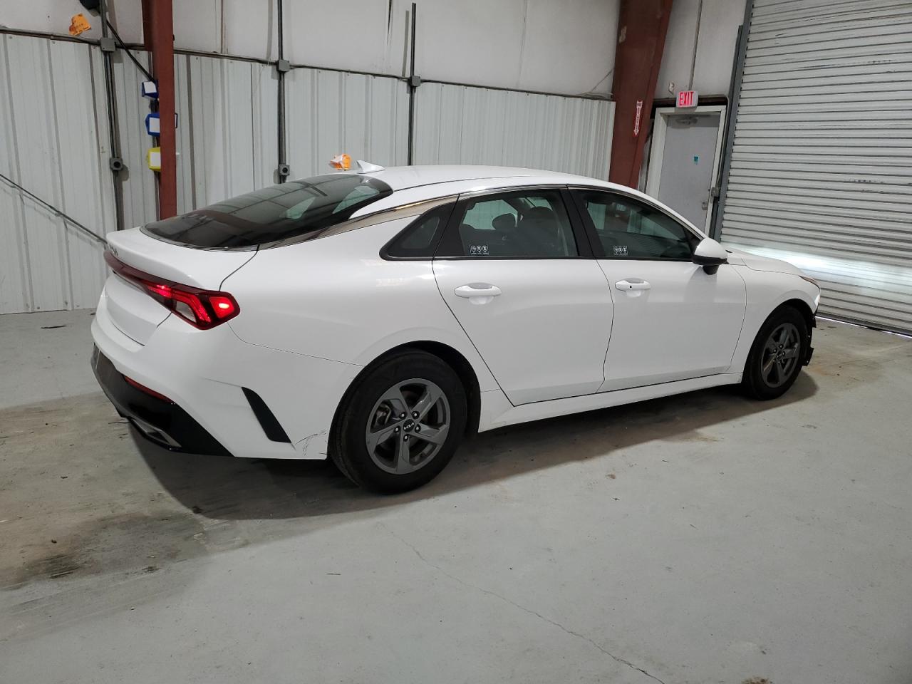 2023 Kia K5 - Image 3