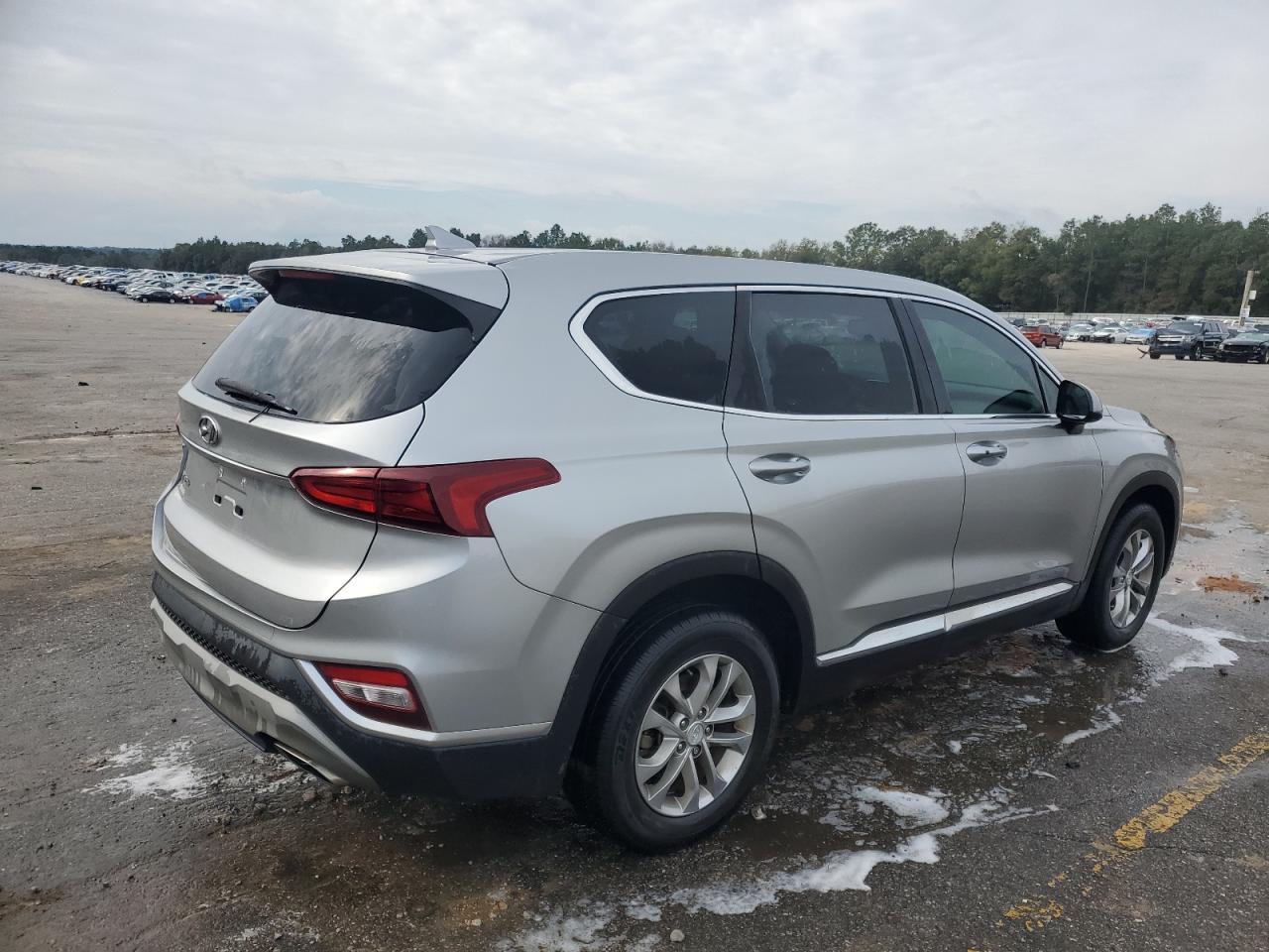 2020 Hyundai Santa Fe - Image 3