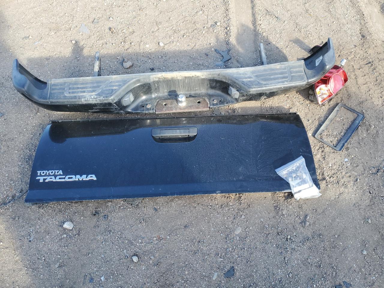 2005 Toyota Tacoma - Image 12