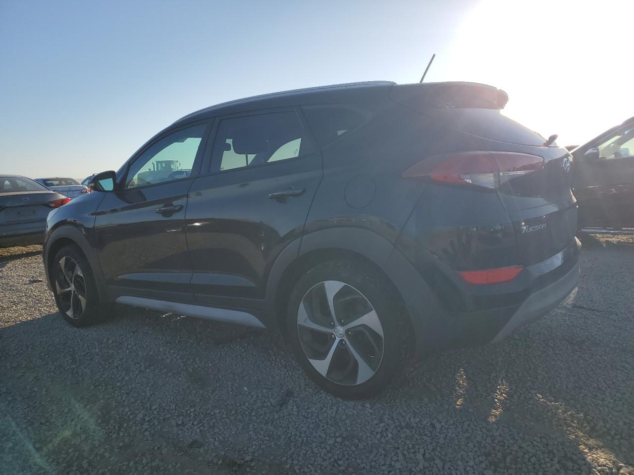 2017 Hyundai Tucson - Image 2