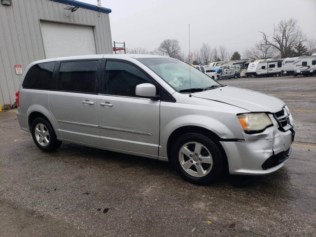 2011 Dodge Caravan - Image 4