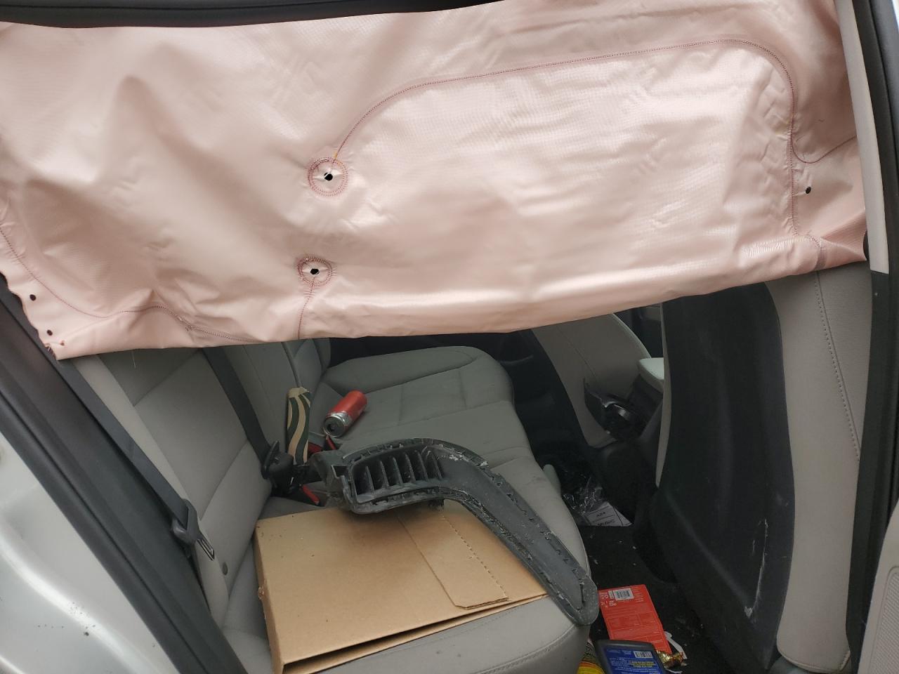 2018 Hyundai Elantra - Image 11