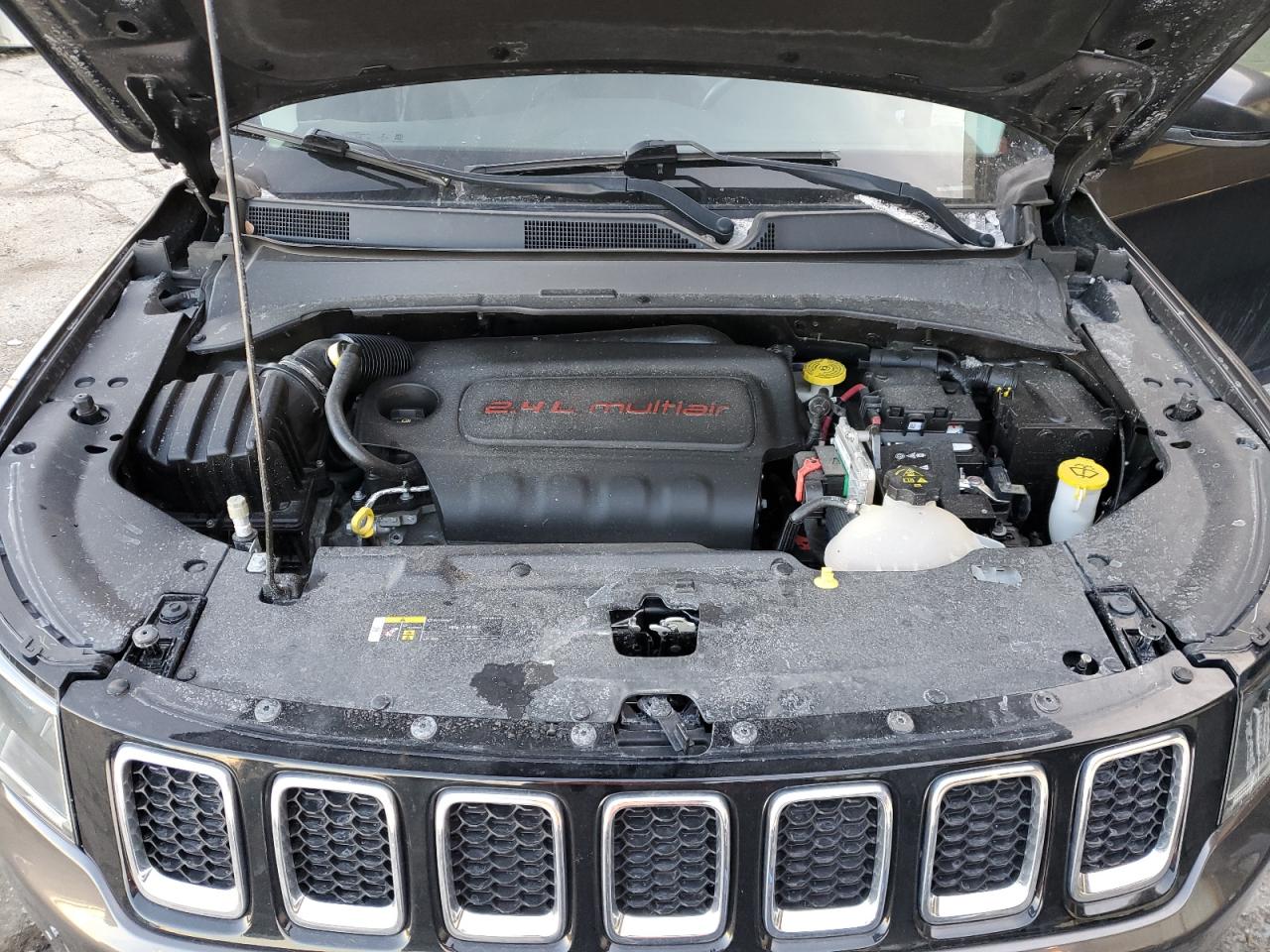 2018 Jeep Compass - Image 13