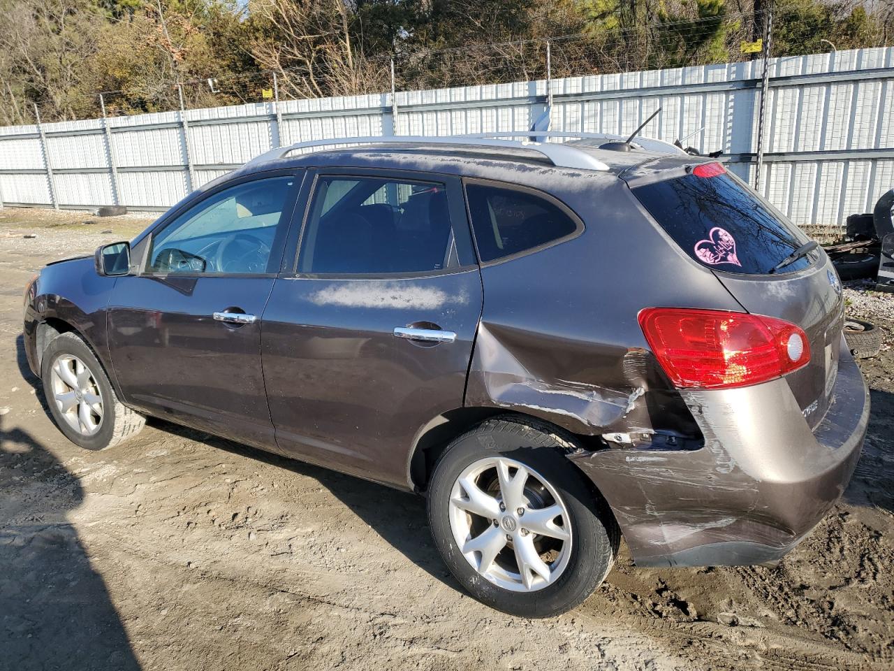 2010 Nissan Rogue - Image 2