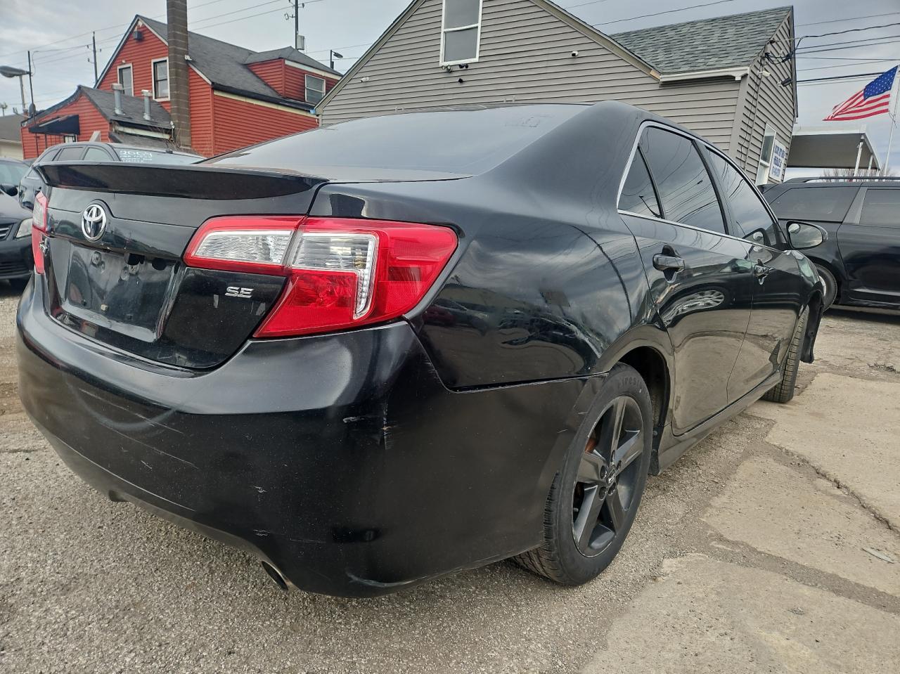 2014 Toyota Camry - Image 4