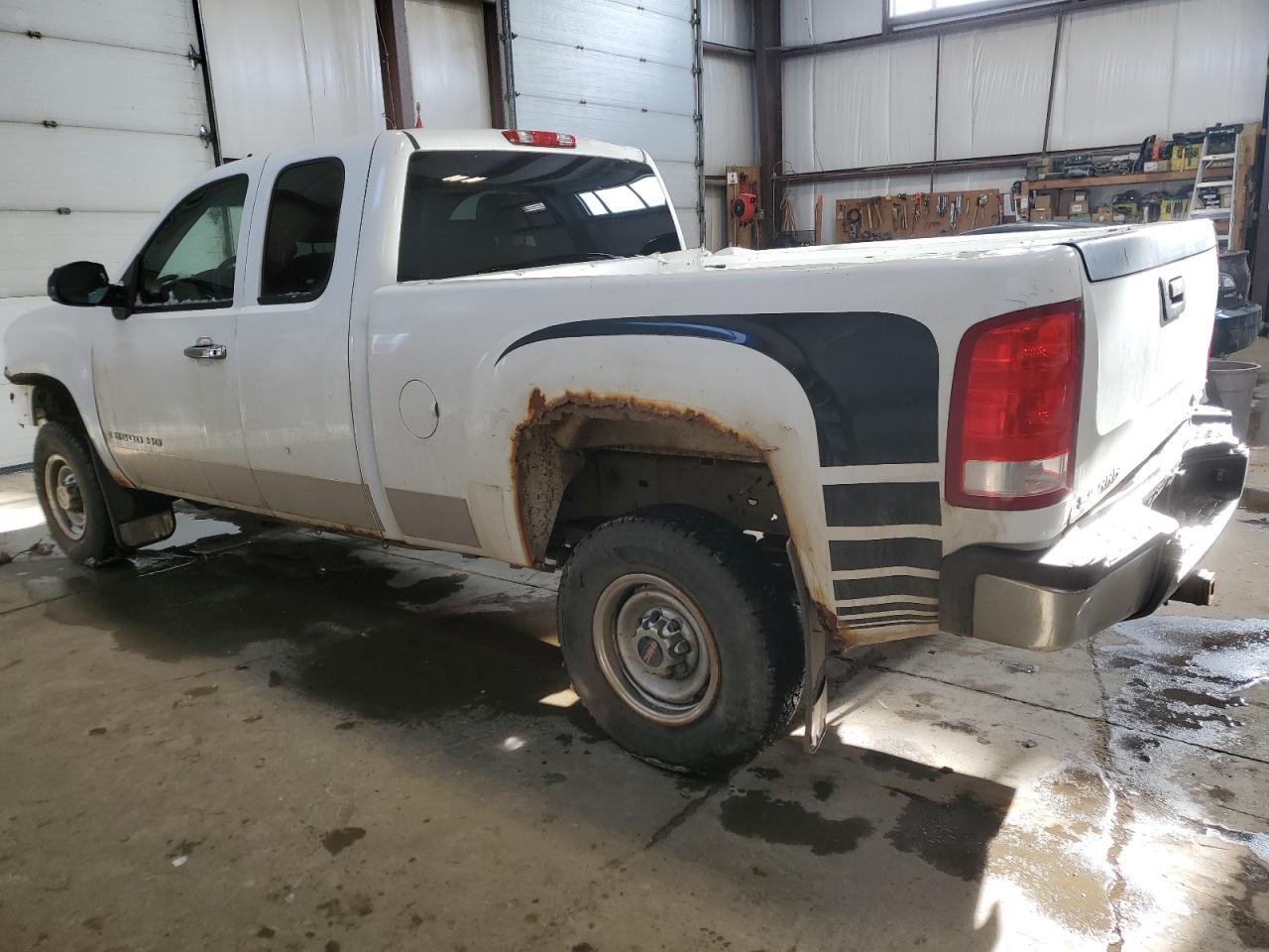 2008 GMC Sierra - Image 2