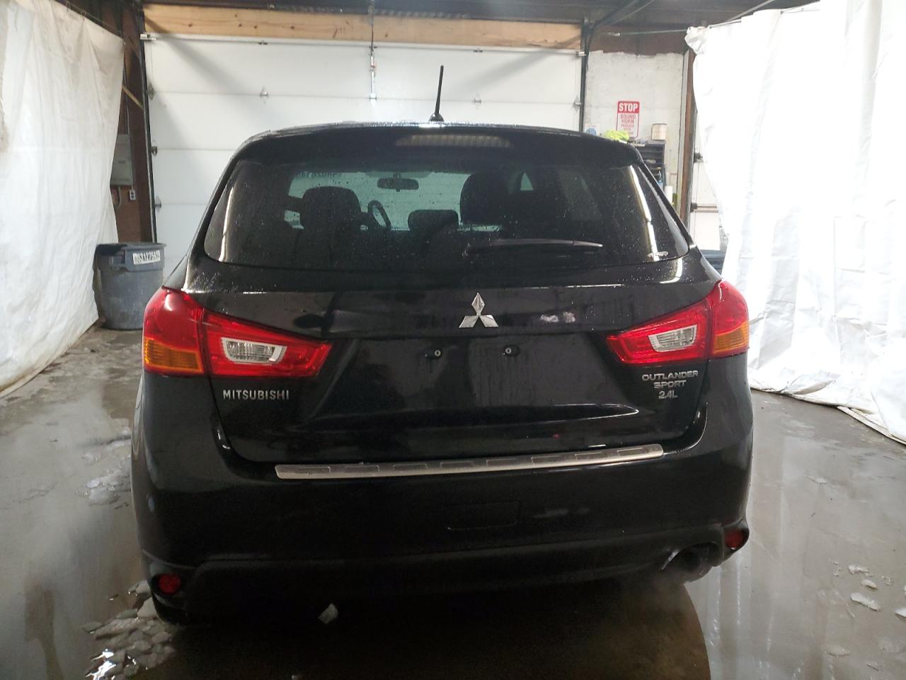 2015 Mitsubishi Outlander - Image 6