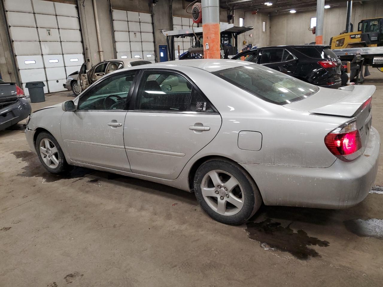 2005 Toyota Camry - Image 2