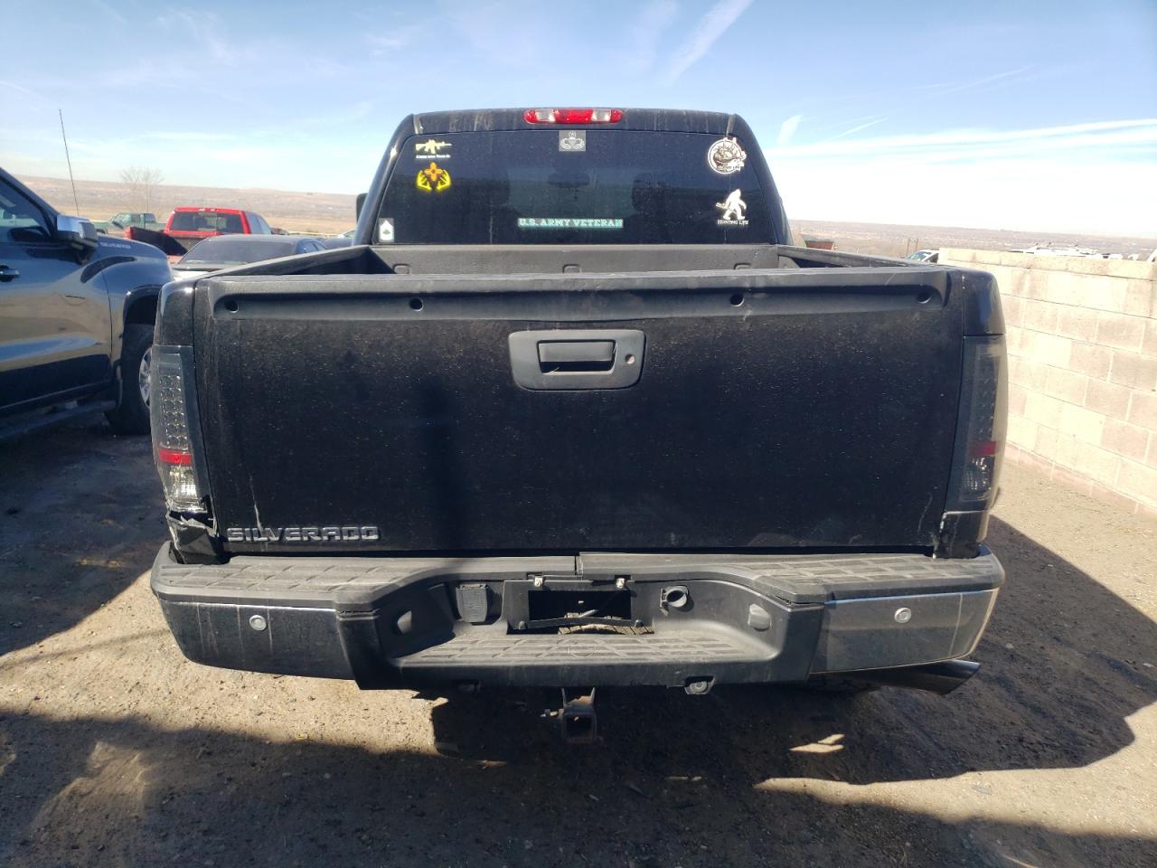 2011 Chevrolet Silverado - Image 6