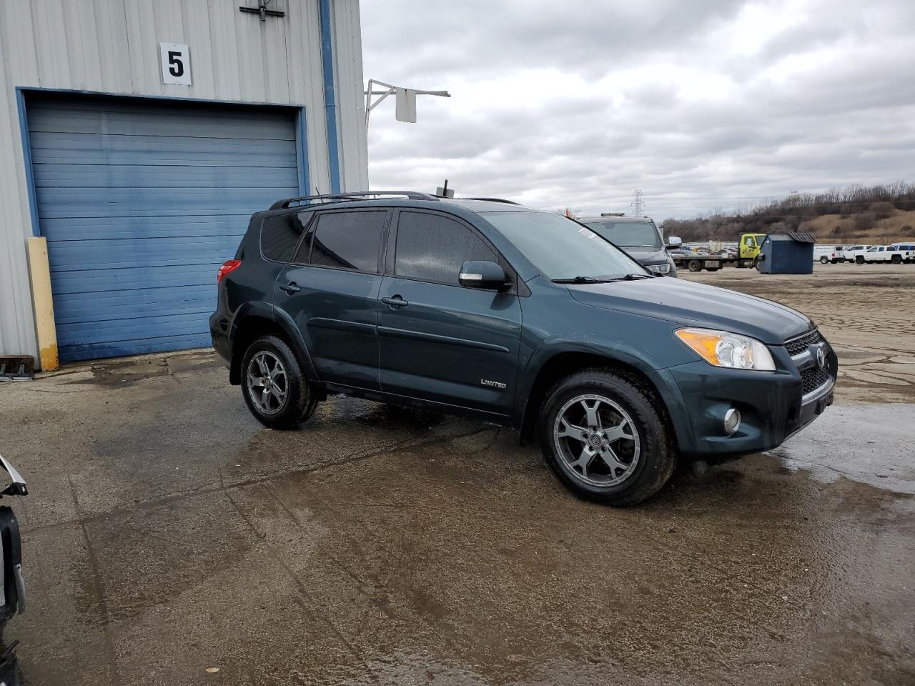 2010 Toyota RAV 4 - Image 4