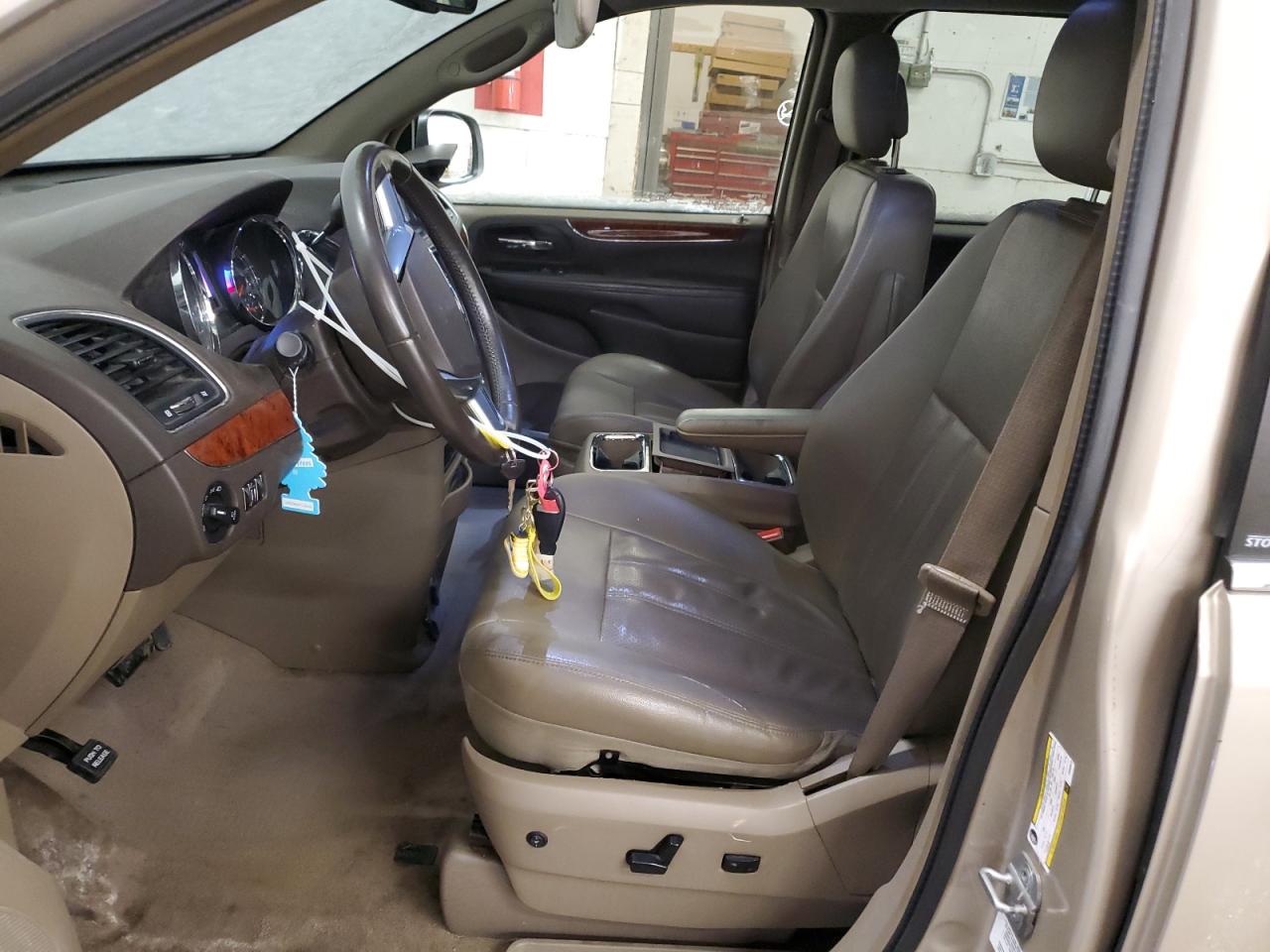 2012 Chrysler Town & Country - Image 7