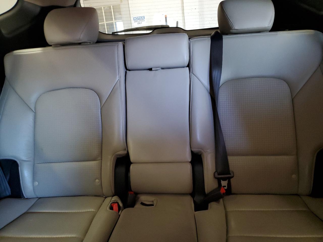 2013 Hyundai Santa Fe - Image 10