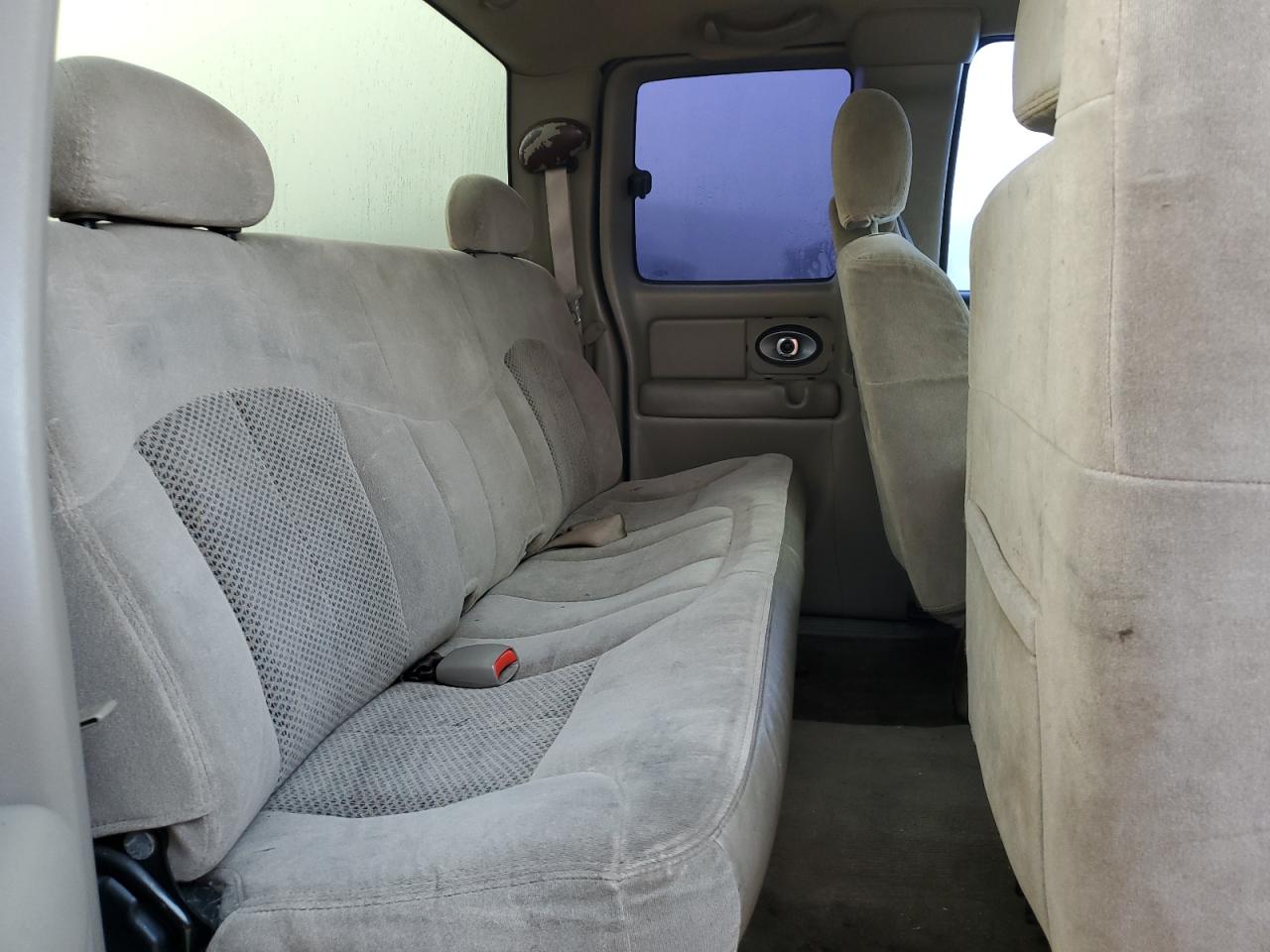 2002 Chevrolet Silverado - Image 10