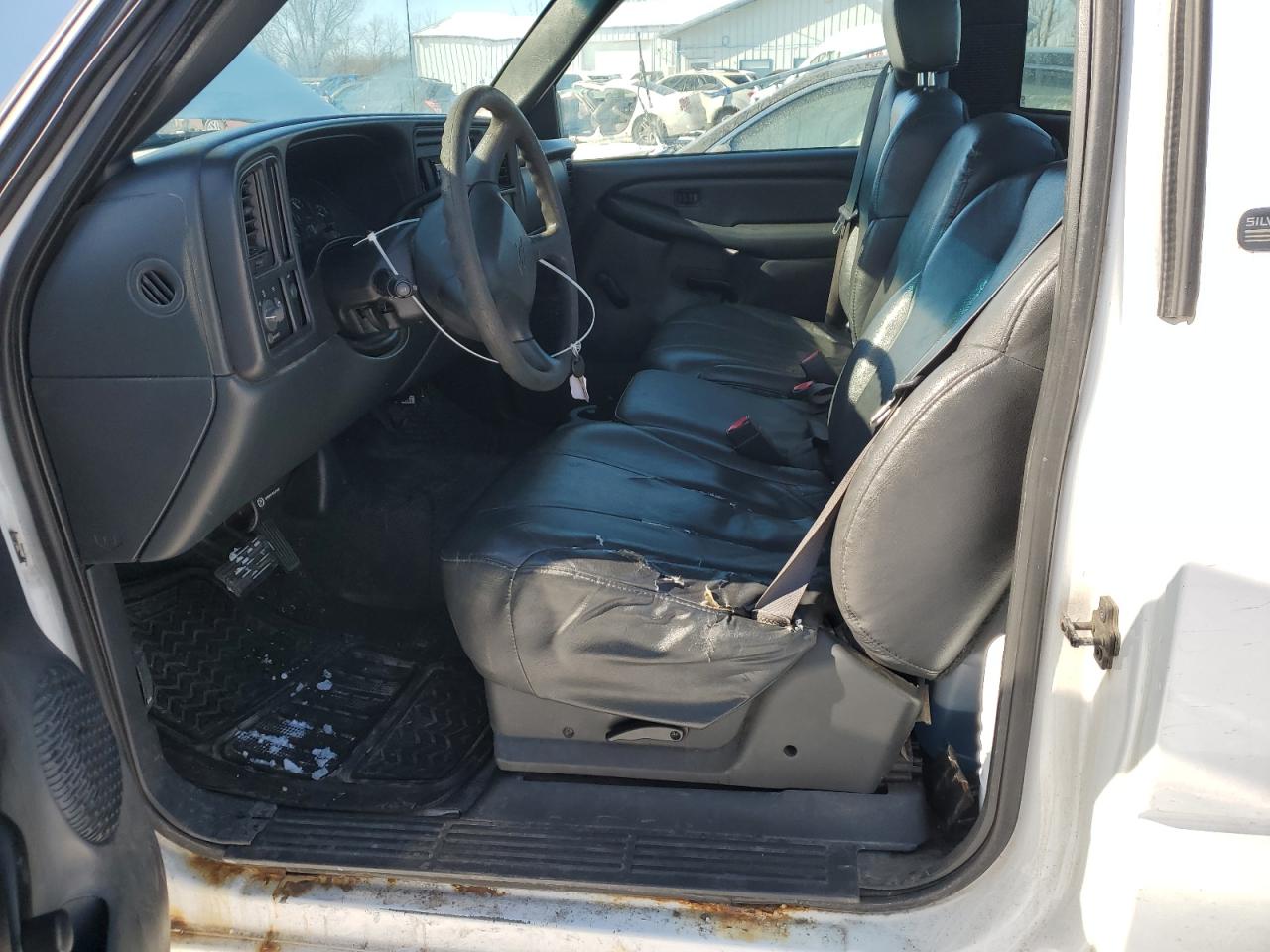 2002 Chevrolet Silverado - Image 7
