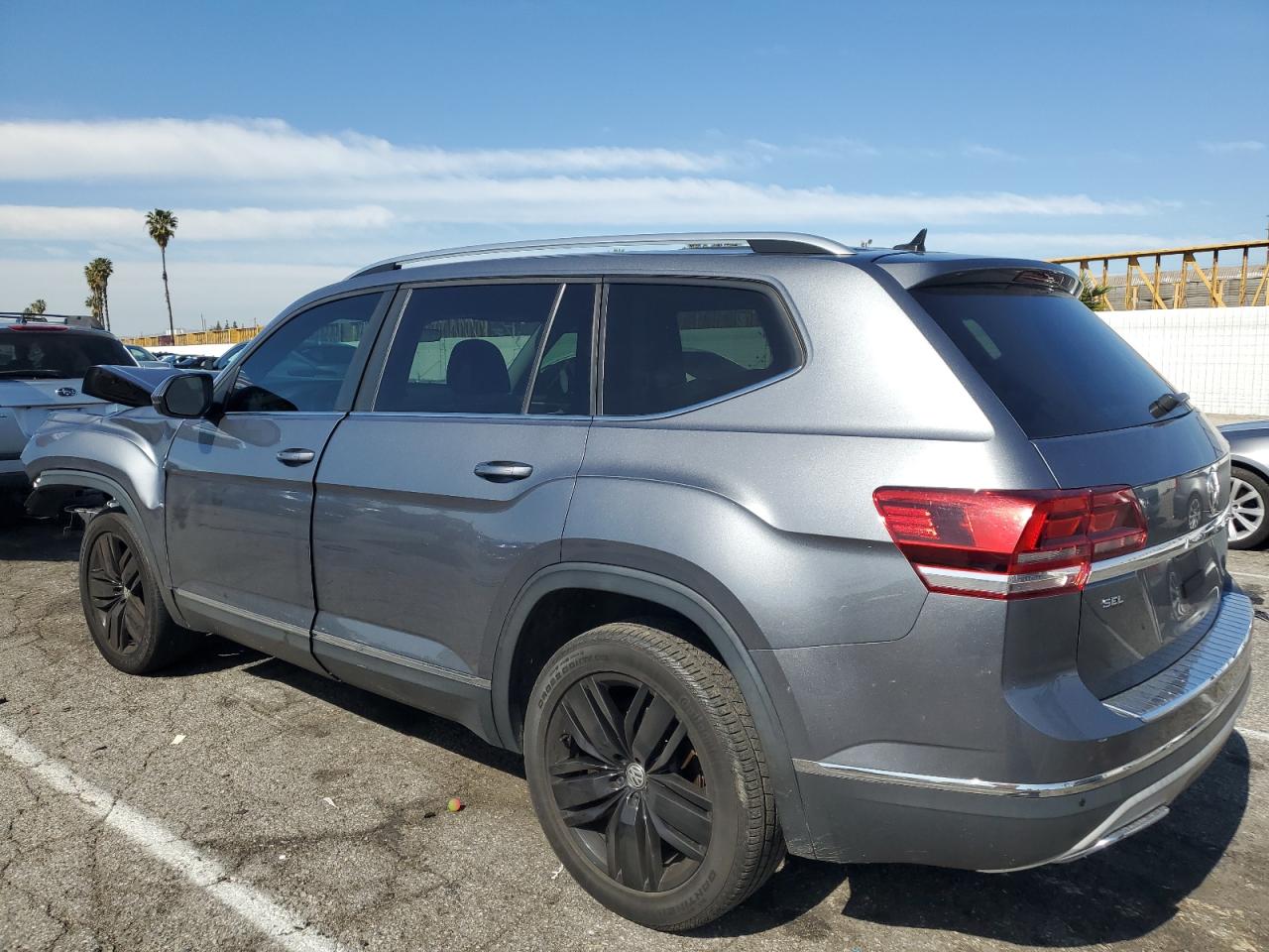 2018 Volkswagen Atlas - Image 2