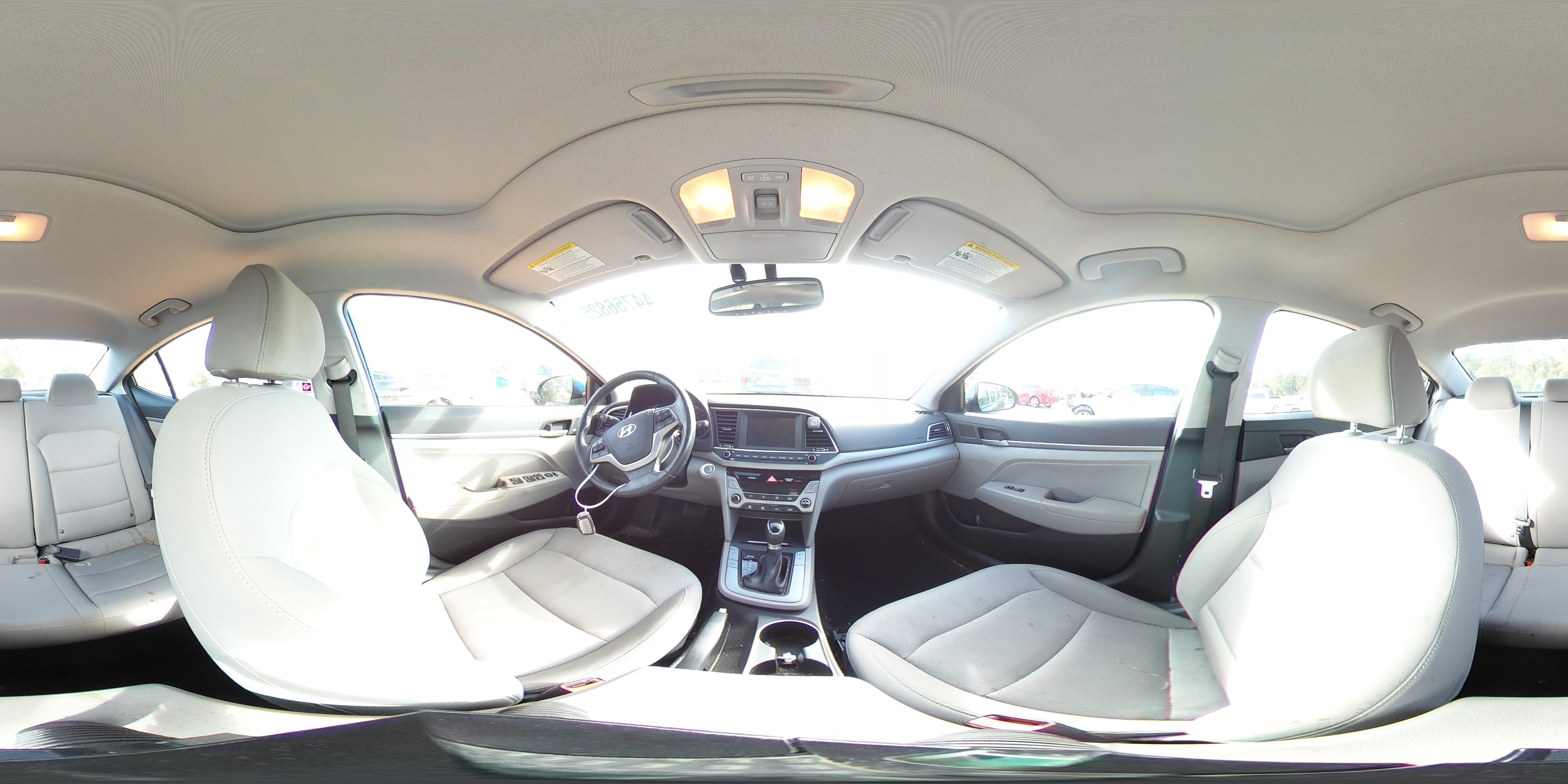 2018 Hyundai Elantra - Image 13