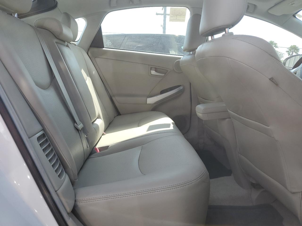 2010 Toyota Prius - Image 10