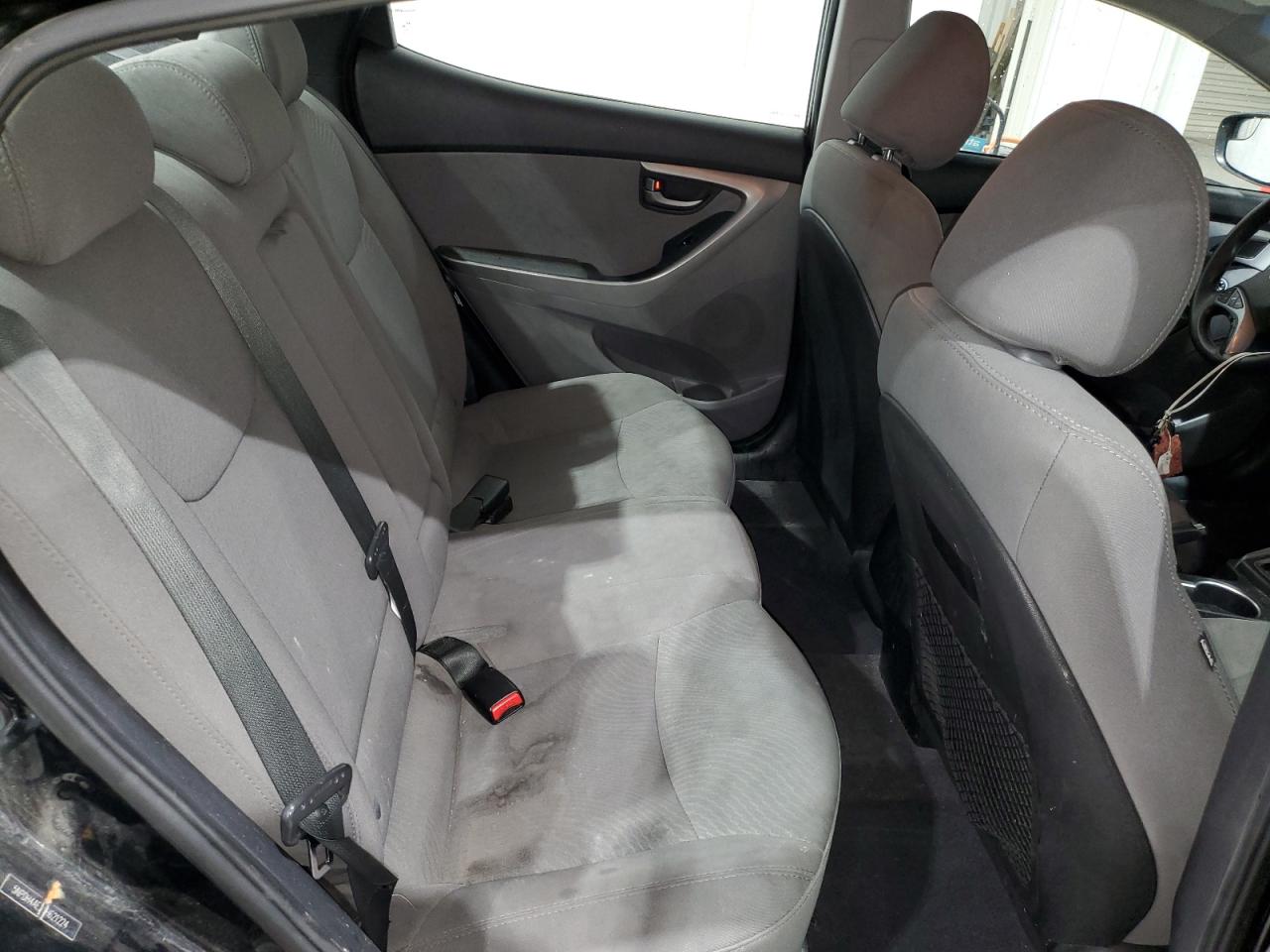 2015 Hyundai Elantra - Image 10