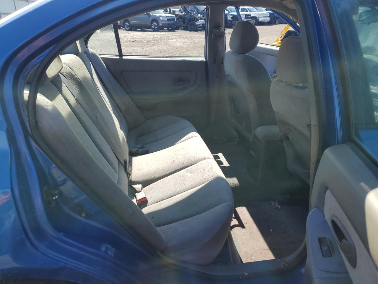 2005 Hyundai Elantra - Image 10